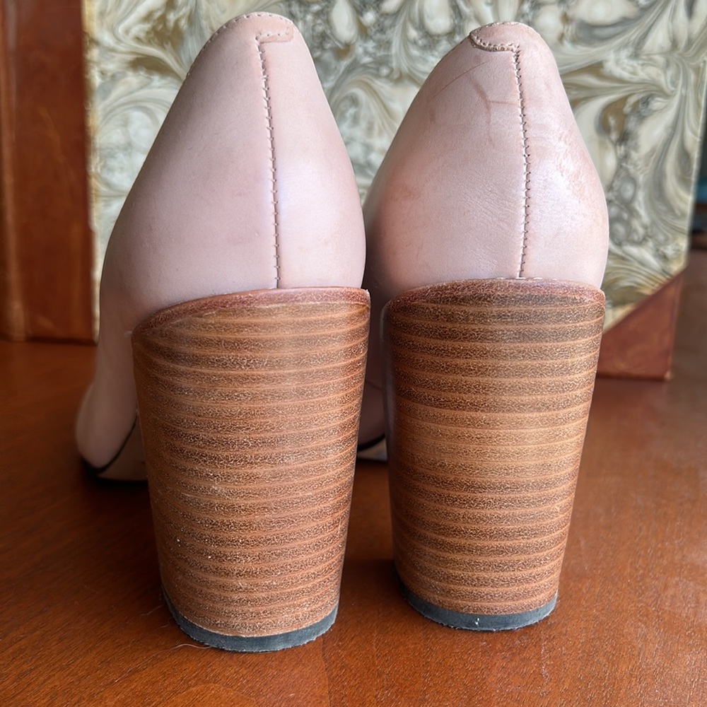 Clark’s Pink Leather Pumps - Picture 3 of 8